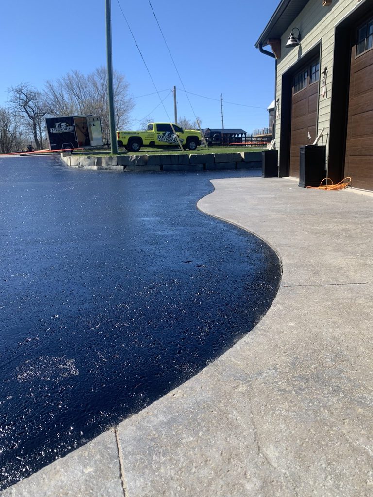 driveway sealing Oshawa